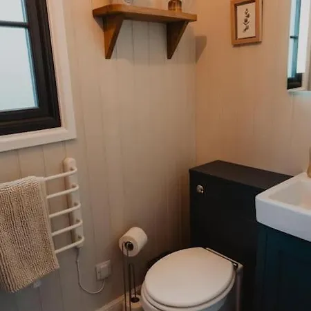 Herdie Hideaway - Shepherds Hut Wigton Exterior photo