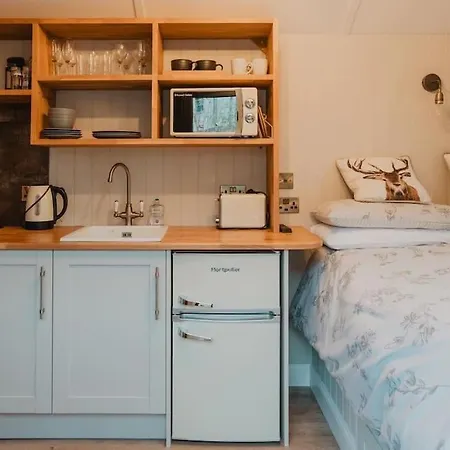 Herdie Hideaway - Shepherds Hut Wigton Exterior photo