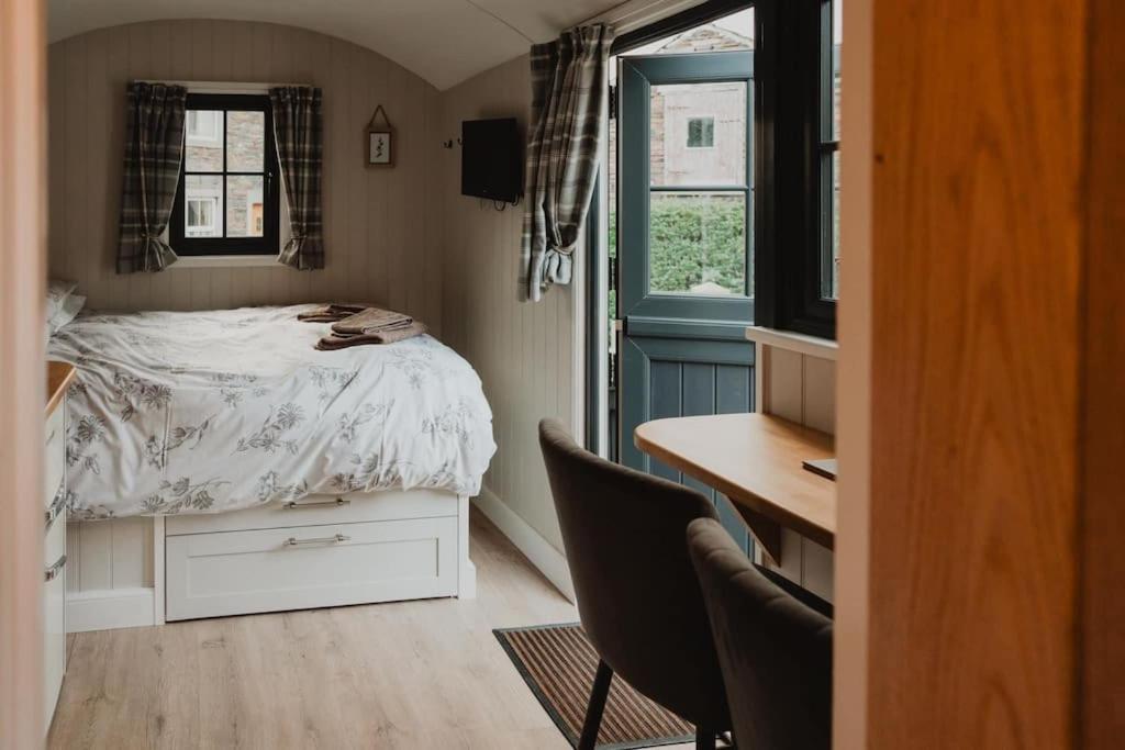 Herdie Hideaway - Shepherds Hut *